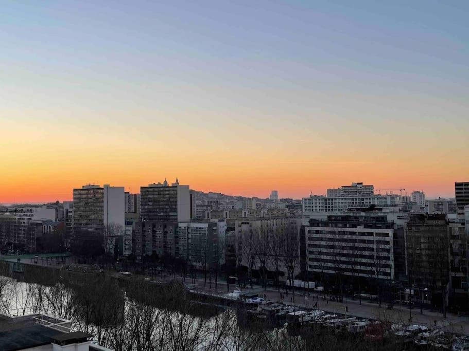 Sur Les Quais De Parijs